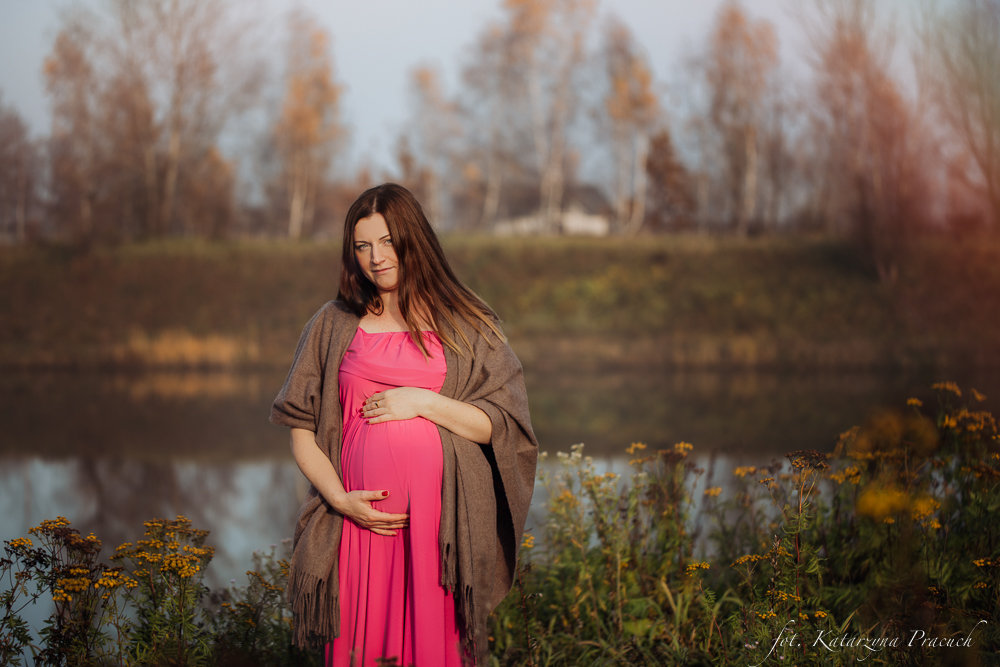 Jesienna sesja ciążowa w plenerze Kraków